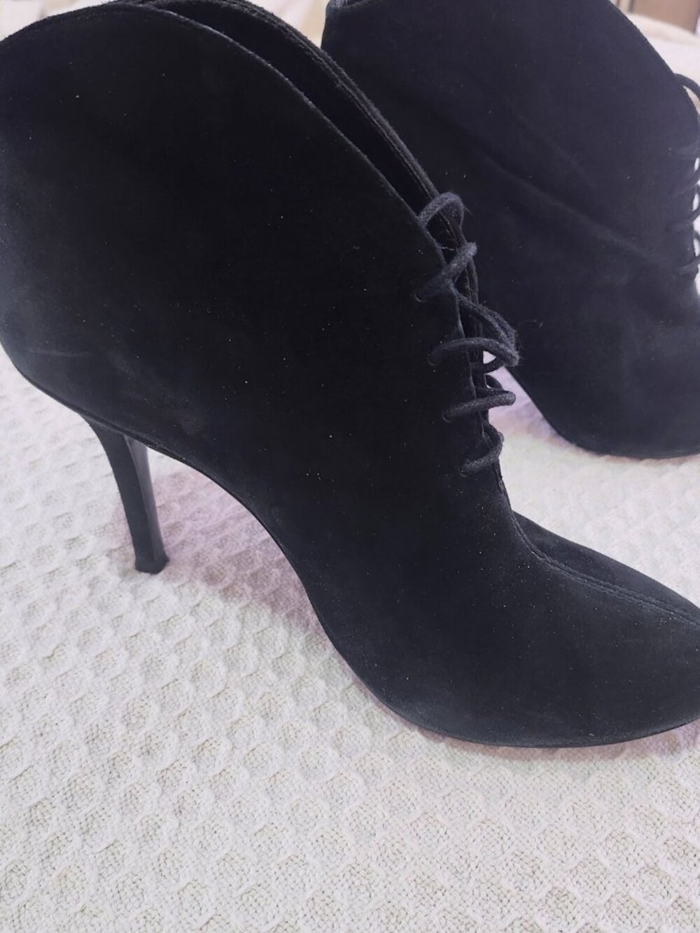 Black‎ Suede VINCE CAMUTO 4” Stiletto Heel Ankle Dress Bootie